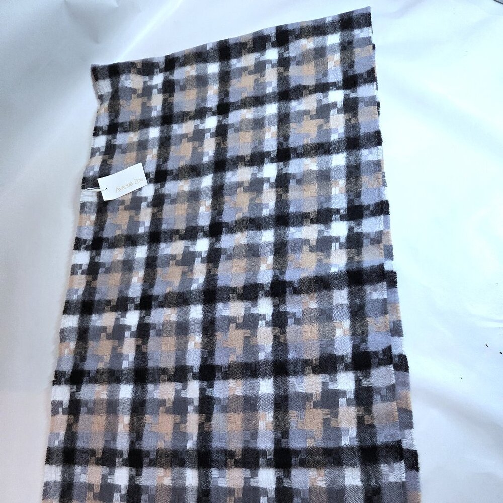 NWT Avenue Zoe Plaid Cowl Neck Scarf